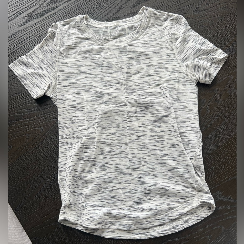 Lululemon top size 2